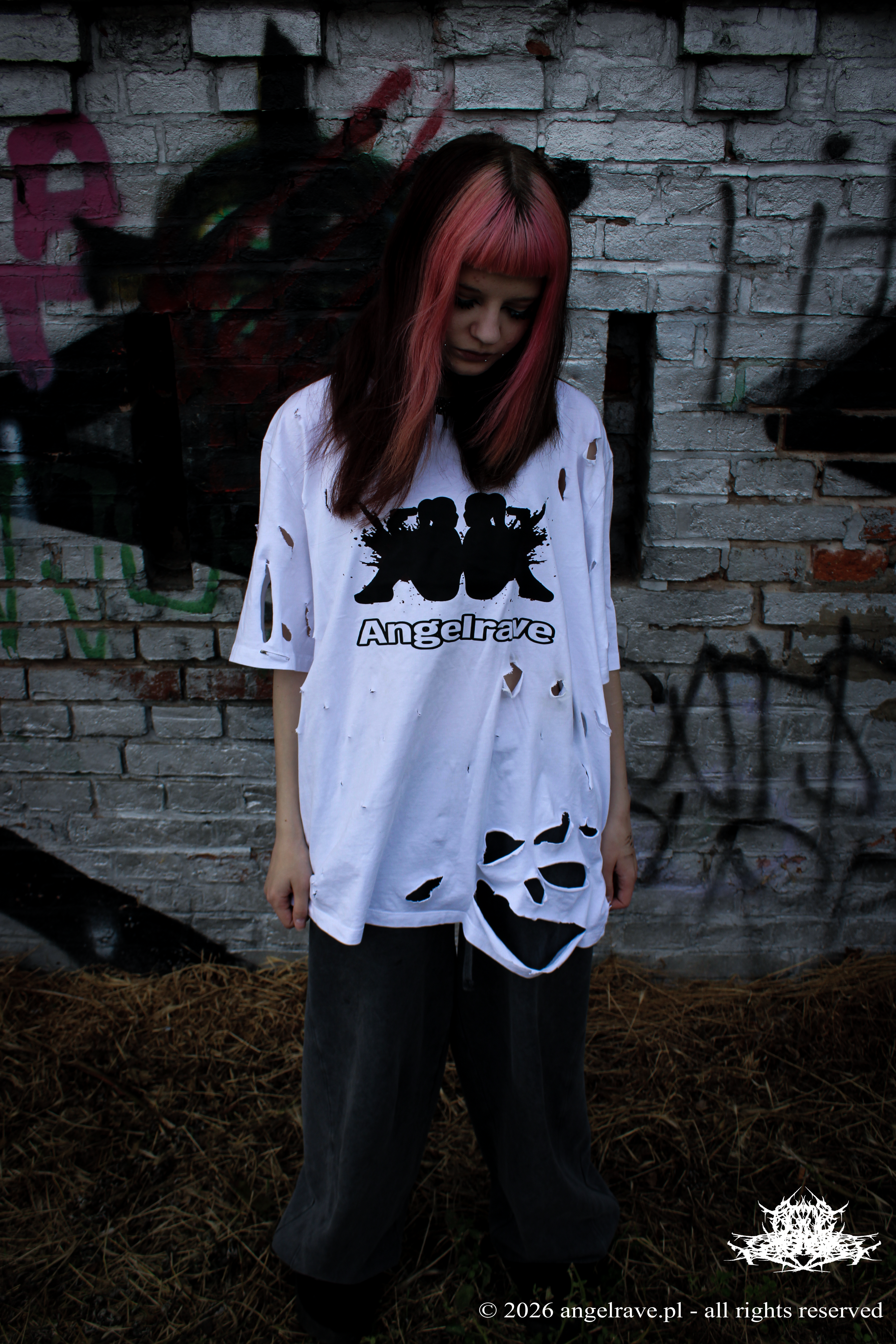 logo tee